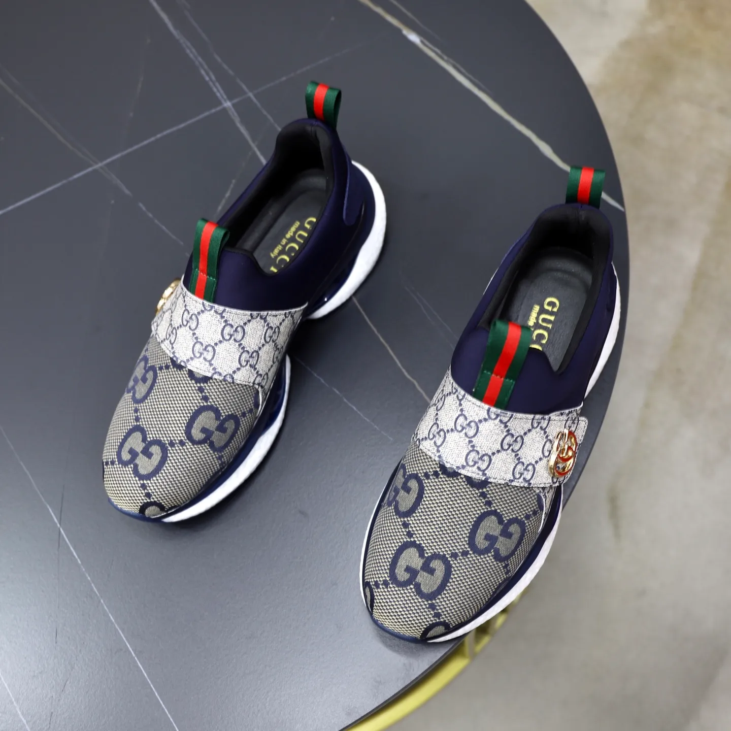 Ex-factory price: 442💰🙅‍♂️🙅‍♂️🙅‍♂️ Brand: GUCCI Standard code: 38-44 (45 customized) Grade: Same as the official website Material: Original leather splicing, comfortable and breathable lining, original wear-resistant outsole Style category: Men's fashionable casual shoes, running shoes, noble luxury brand elements, top luxury Color: actual picture color